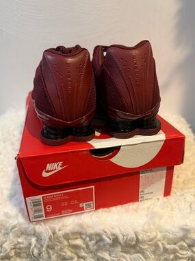 Nike Shox Men's Athletic Shoes - Maroon/Burgundy